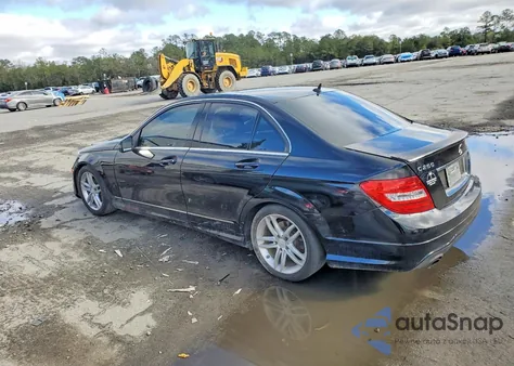 2014 Mercedes-Benz C 250 from USA, damaged, VIN WDDGF4HB8ER311209
